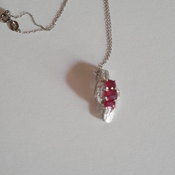 Niassa Ruby Sterling Silver trilogy crossover 5 piece matching set - Picture 5 of 6